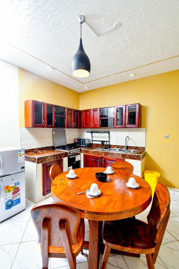 Peace Of Mind Suites Entebbe Eksteriør bilde