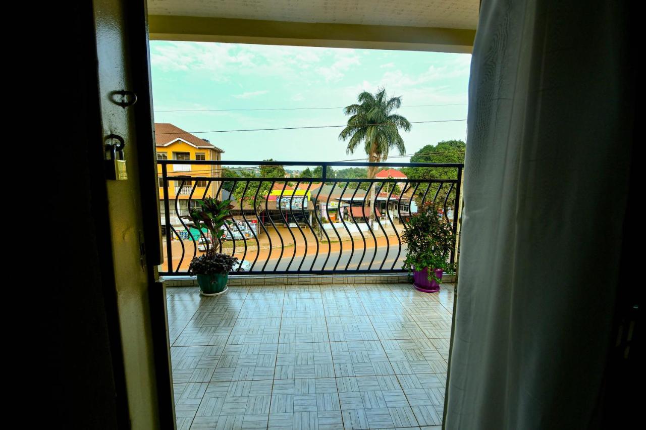 Peace Of Mind Suites Entebbe Eksteriør bilde