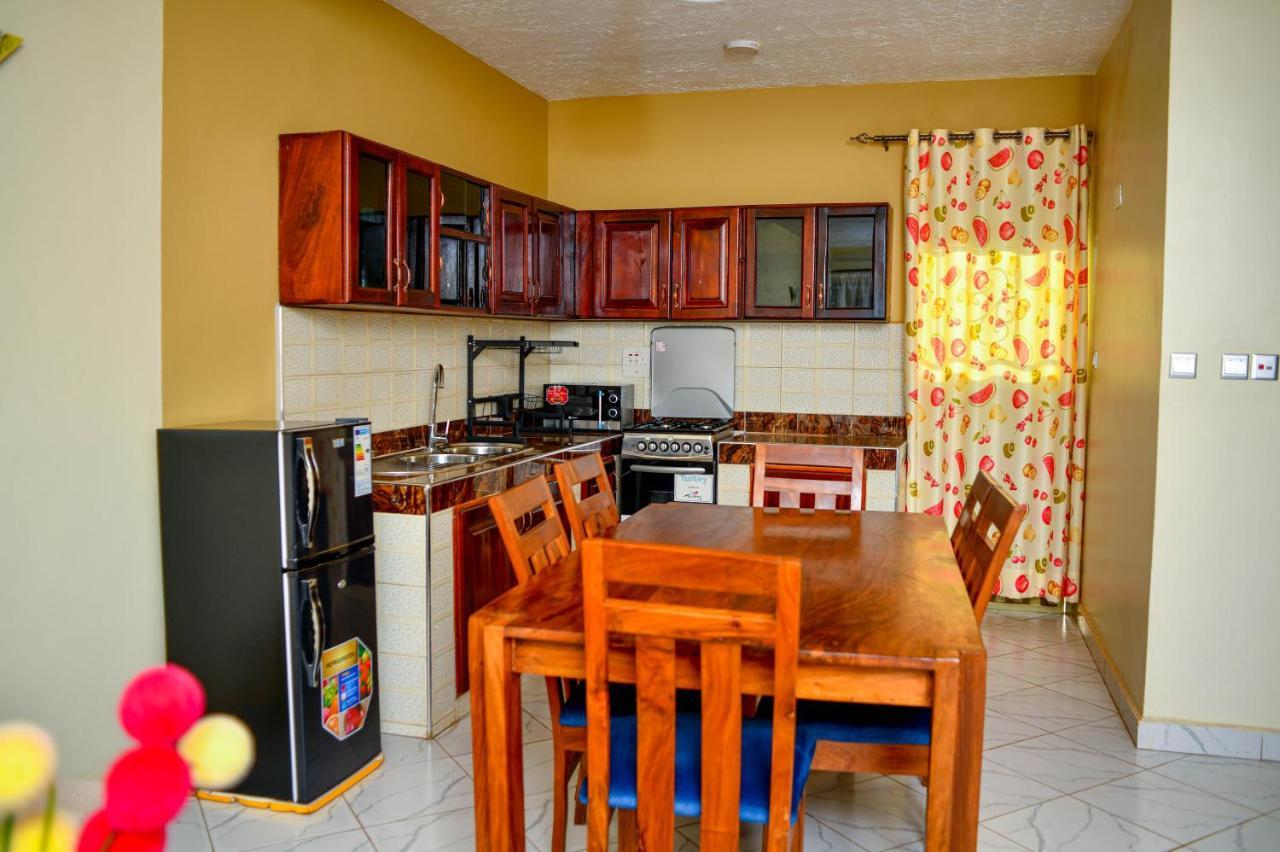 Peace Of Mind Suites Entebbe Eksteriør bilde