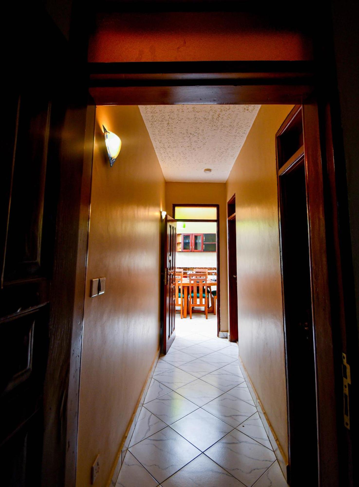 Peace Of Mind Suites Entebbe Eksteriør bilde